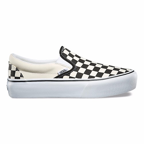 Dönemin en popüler markalarından Vans de klasik modellerine kalın platformlar ekliyor.