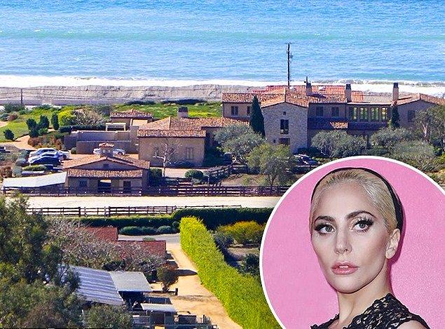 3. Lady Gaga’nın Miami'de okyanus kıyısındaki evi dışarıdan bakıldığında hiç de karakteri gibi çılgın görünmüyor.
