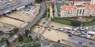Sanki Gök Delindi: İstanbul Şiddetli Yağmura Teslim, Araçlar Yollarda Mahsur Kaldı ☔️