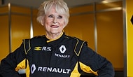 Renault, 40. Yıl Şerefine F1 Aracının Direksiyonunu 79 Yaşındaki Eski Pilota Emanet Etti!