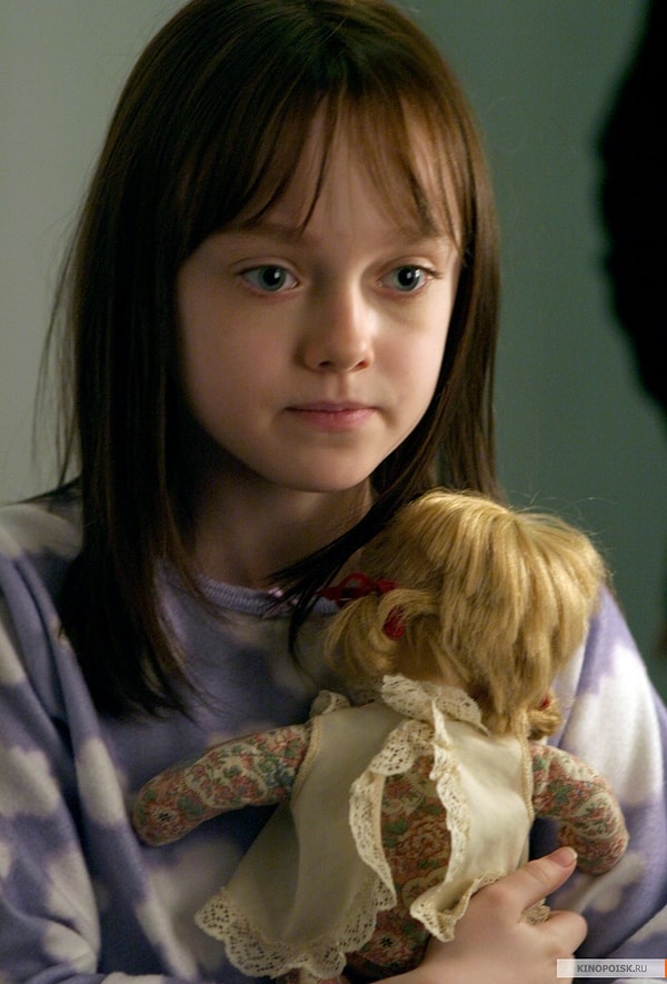 7. Дакота Фаннинг - фильм "Игра в прятки"