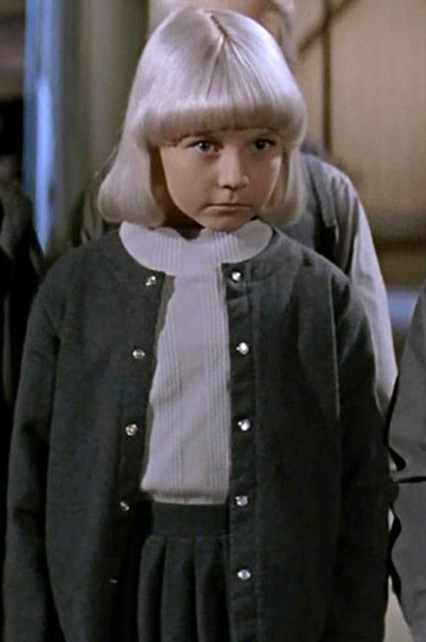 8. Линдси Хоун - фильм "Деревня проклятых"