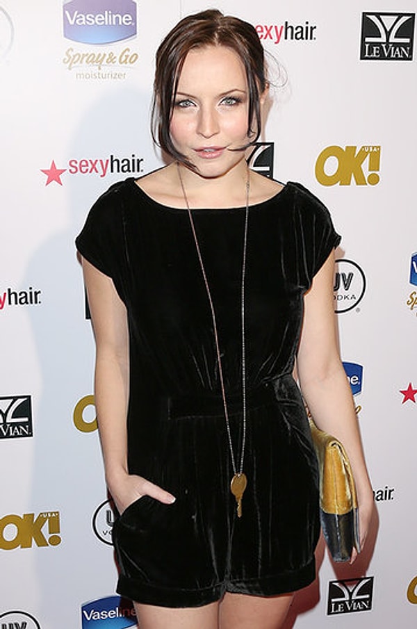 8. Линдси Хоун - фильм "Деревня проклятых"