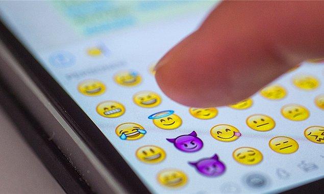Yapı Kredi Bankacı Klavye’de emoji göndermek eğlenceli olduğu kadar çok da kolay.