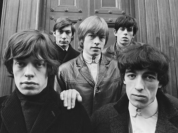 1. Давайте приступим: как называется эта легендарная группа?