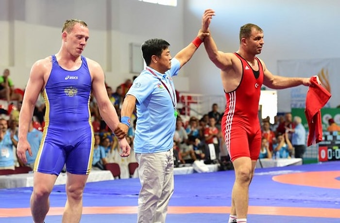 İşitme Engelliler Olimpiyatları'nda Minderi Rakibine Dar Eden İhan Çıtak, Altın Madalya Kazandı!