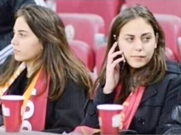 Fanatik bir Galatasaray taraftarı olan güzel yıldız ailesinde herkesin kombinesi olduğunu ve tüm maçlara ailecek gittiklerini söylüyor.