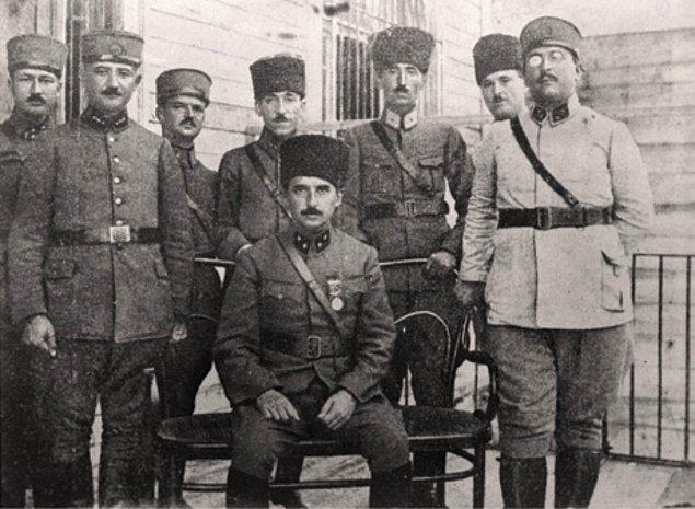 Esasında Lozan'a gidilmeden önce Türk zaferinin neticeleri Mudanya'da görüşülmeye başlanmıştı.