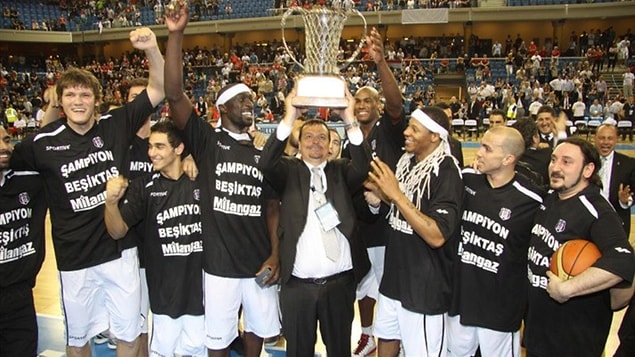 10. Beşiktaş'ın Eurochallange Kupası'nı kazanarak dikkatleri basketbolun üzerine çekmesi.