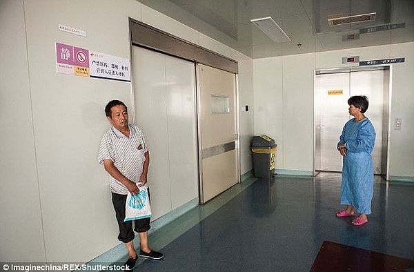 8. Дедушка малышки говорит, что разочаровался в своем сыне и невестке, которые бросили ребенка.