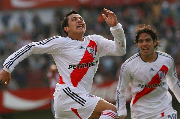 11. Alexis Sanchez ve Falcao (River Plate 2007-2008)