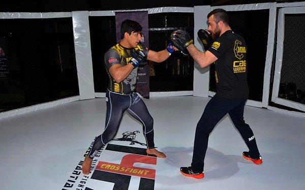 MMA Yalova İl Temsilcisi ve Kadir Dalkıran’ın antrenörü İbrahim Yıldız ise başarının tesadüf olmadığın vurguluyor 👊