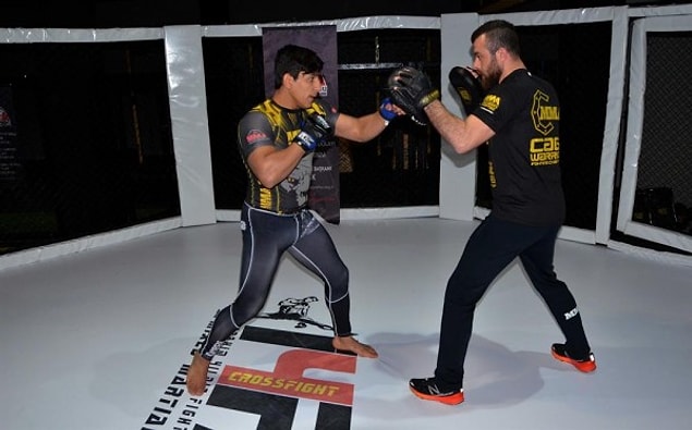 MMA Yalova İl Temsilcisi ve Kadir Dalkıran’ın antrenörü İbrahim Yıldız ise başarının tesadüf olmadığın vurguluyor 👊
