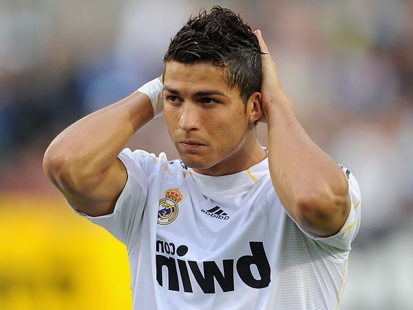 8. Однако если футболиста признают виновным, португальский форвард должен будет заплатить штраф в €28 млн., а также будет приговорен к лишению свободы сроком на 3,5 года.