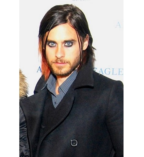 13. Они пользуются подводкой и тенями!