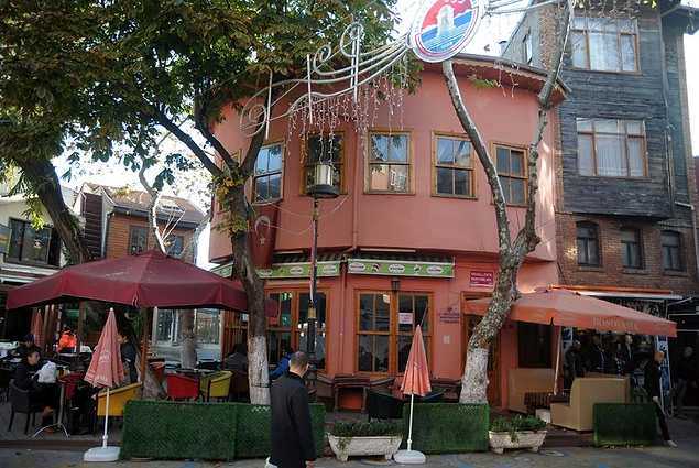 Mahallenin Muhtarları - Kahvehane