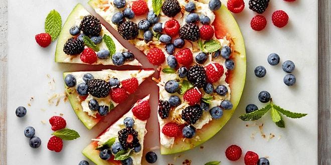 Buzdolabındaki Meyveleri Tüketmenin En Tatlı Yolu: 11 Meyveli Tatlı Tarifi