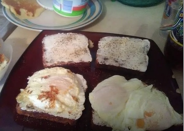 10. Бутерброды с приправой для фахитас, солью и перцем, а также жареным яйцом