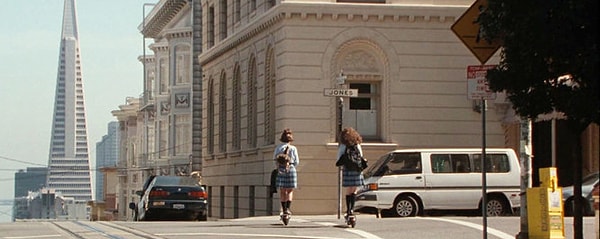 11. В каком городе живет Мия?