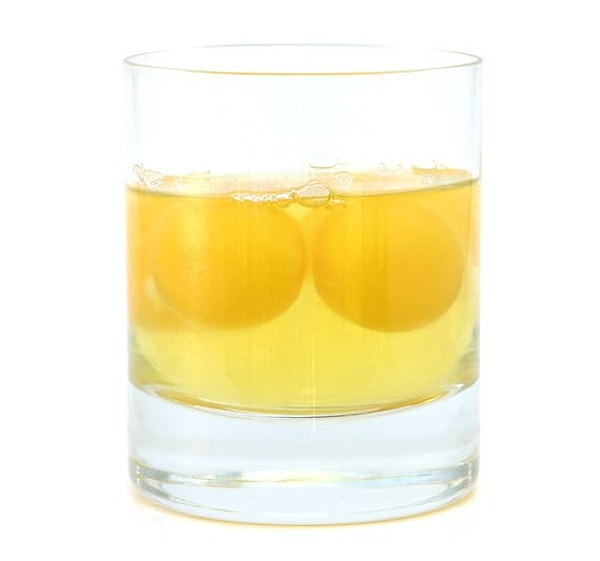 8. Актриса Мерседес Маккэмбридж вынуждена была глотать сырые яйца, пить виски и курить огромное количество сигарет, чтобы разговаривать ужасным демоническим голосом в фильме "Изгоняющий дьявола".