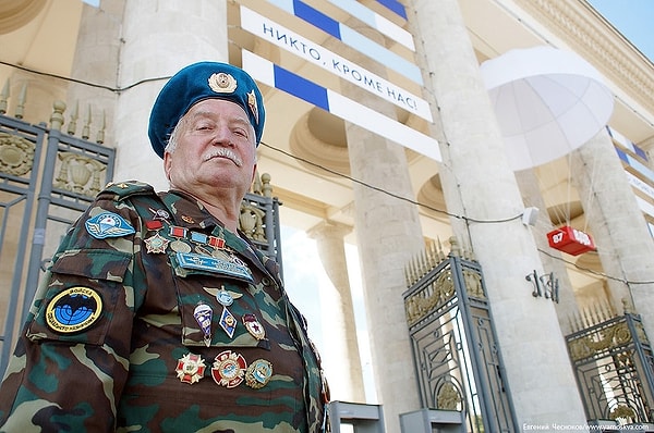 5. Встречаются даже особо пожилые и почитаемые ветераны.