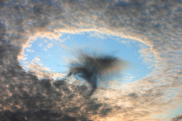 4. Эффект Fallstreak в перисто-кучевых облаках