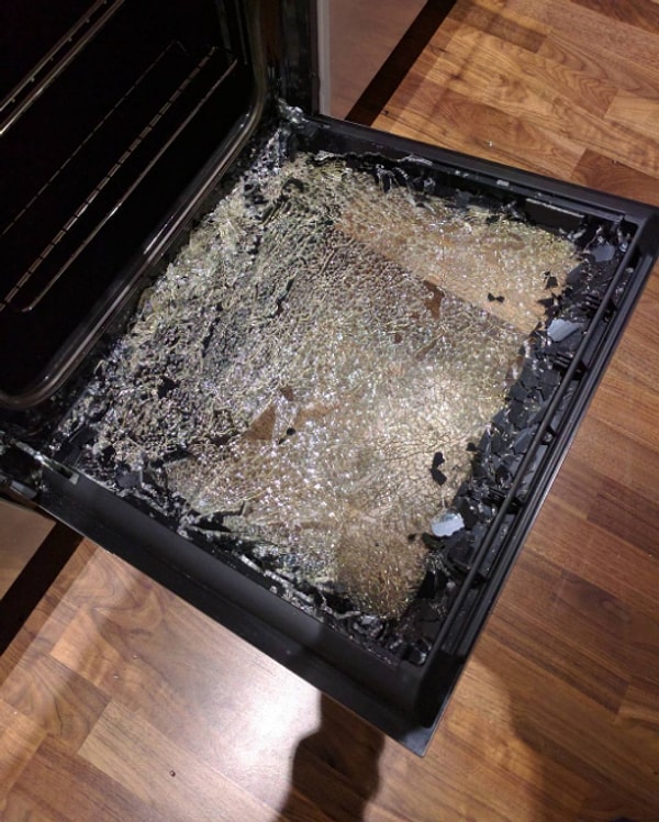 19. Ну, а в чем дверь духовки-то виновата была?