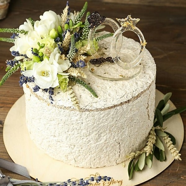 6. В 2015 году Регина и Сергей решили расширить ассортимент и начали производить не только капкейки, но и торты, пряники, эклеры, пирожные