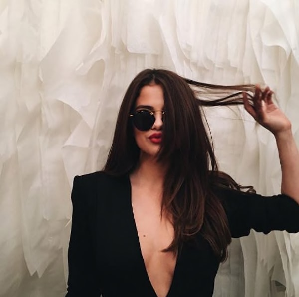 16. В своих постах звёзды очень любят создавать интригу и привлекать внимание поклонников всевозможными загадочными постами