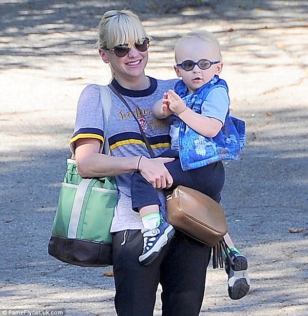 9. Анна всегда хотела большую семью, и для нее было важно участие обоих родителей в воспитании детей. А Крис, чья карьера пошла в гору, не хотел останавливаться на достигнутом и соглашался на все больше ролей.