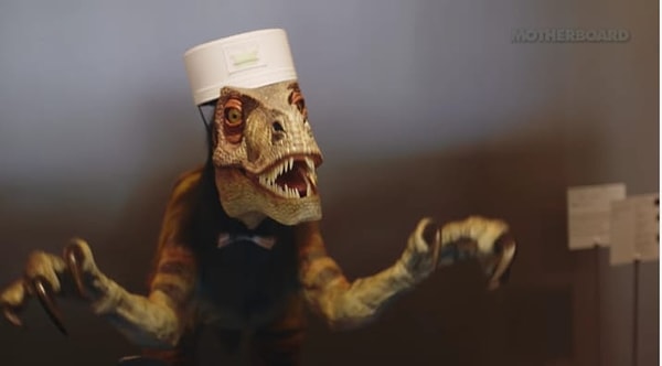 1. Это отель в городе Нагасаки (Япония), где в качестве персонала выступают роботы, напоминающие людей, куклы и даже динозавры.