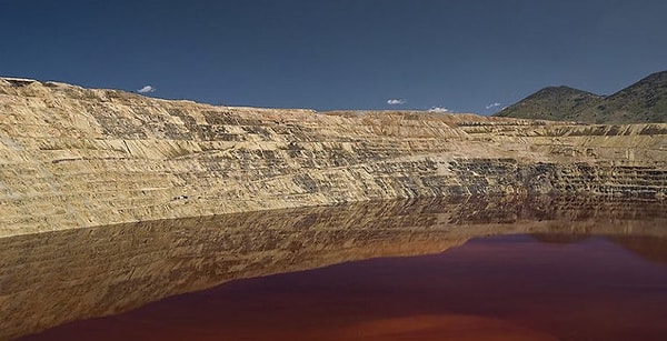 3. Кто или что создал такую красоту?