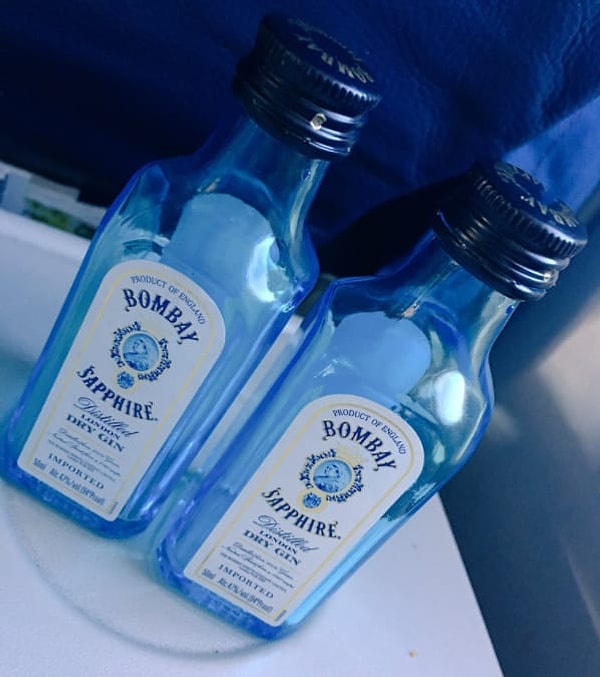 22. "Вы всегда можете получить бесплатную выпивку, больше еды или другое место, если есть свободные"