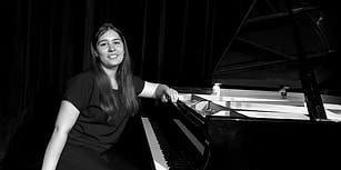 🎶 Ufukta Yükselen Genç Bir Yetenek: Viyana'daki Uluslararası Müzik Yarışmasında Birinci Olan Damla Koşar