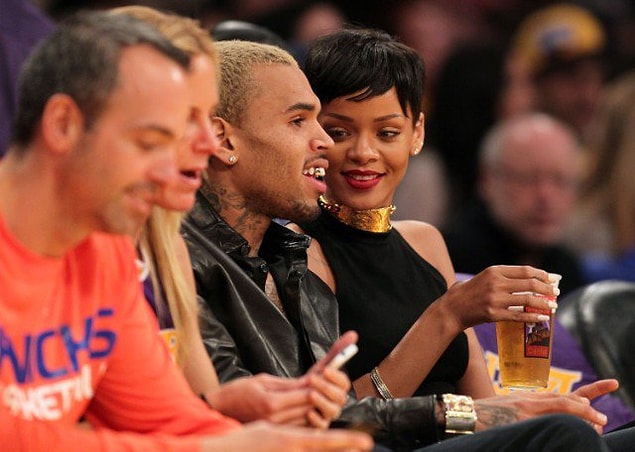 Rihanna şu günlerde her ne kadar son derece umursamaz ve rahat bir kadın gibi görünse de, sonuçta o bir Balık burcu; Chris'a çok ama çok aşıktı.