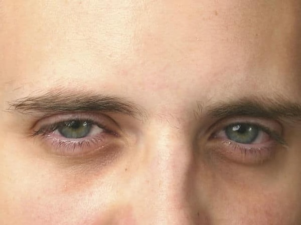 7. Этот мужчина...