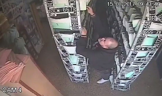 Birkaç Adet Dosya İçin Koca Arşivi Yerle Bir Eden Adam