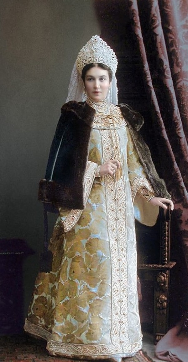 22. Елена Николаевна Безак на костюмированном балу