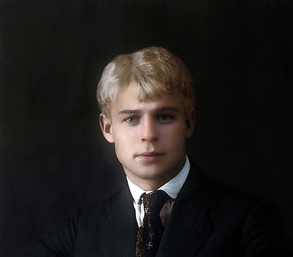37. Сергей Есенин, поэт