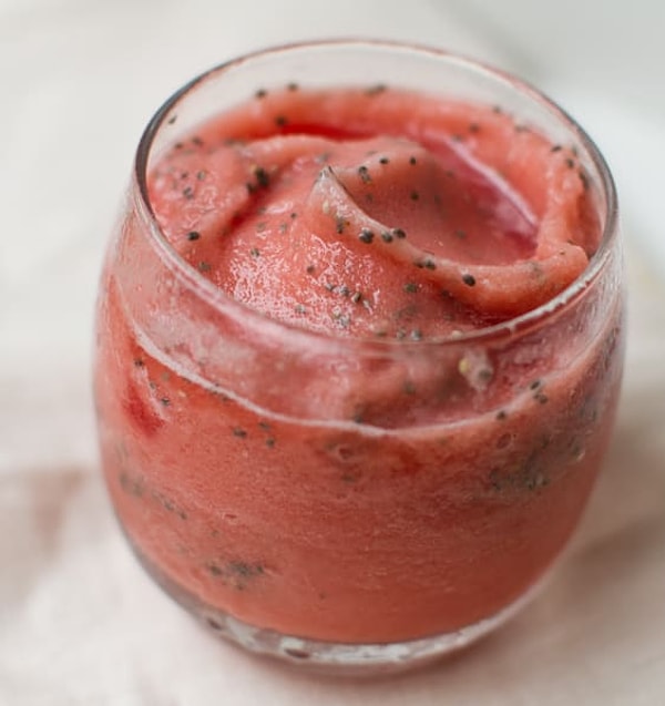 9. Арбузный фрости с семенами чиа