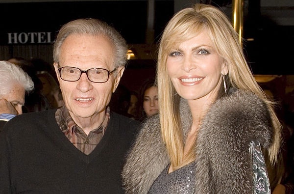 3. Ларри Кинг и Алин Акинс