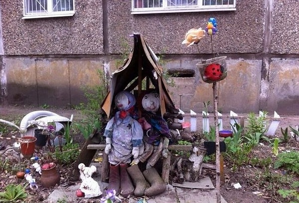 11. Мы украшали двор, как могли...