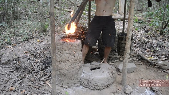 Doğada Tek Başına Yaşamanın Şifrelerini Çözen Adamdan Körük ve Fırın Yapımı