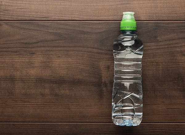 14. Plastik şişe içerisindeki su