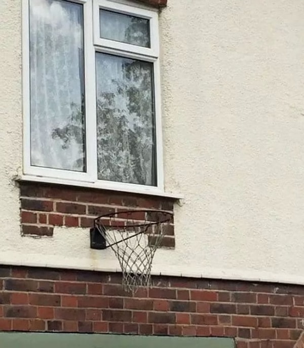 15. Я уже слышу звон разбитого стекла