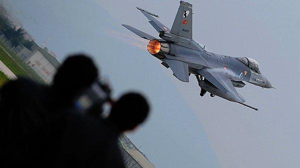 Türkiye’nin savaş uçağı filosunun çoğunluğunu 240 uçak ile Amerikan Lockheed Martin firması tarafından üretilen F-16’lar oluşturuyor.