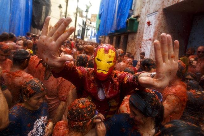 İspanya'nın Salça Tadındaki Efsanevi Festivali 'La Tomatina 2017'den Kıpkırmızı 23 Kare