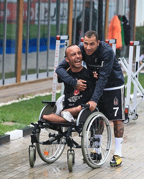 Beşiktaş'ın Portekizli yıldızı Quaresma'nın özel bir konuğu var 👏