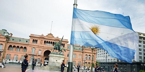 7. Arjantin'in resmi dili hangisidir?