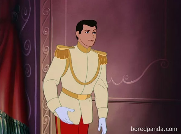 5. Говорит Золушке, что она любовь всей его жизни, затем забывает, как она выглядит и ищет ее во всем Королевстве по размеру ноги